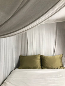 Absinthe Green Pillowcase in Pure Mulberry Silk